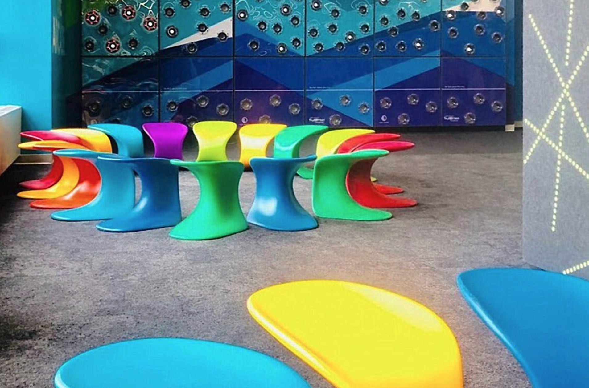 COMMON AREAS: Drift Series Collaborative Circle Chairs - Action Based Learning